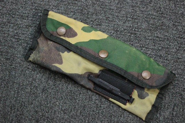 虫よけ液の入ったM16クリーニング・キット